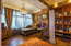 Филипповский переулок: эксклюзивная квартира 460 кв. м с авторской отделкой и мебелью в клубном доме на Арбате