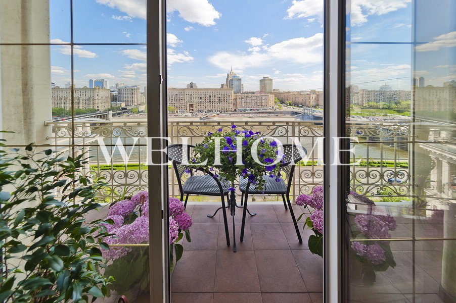 Тараса Шевченко наб., д. 1