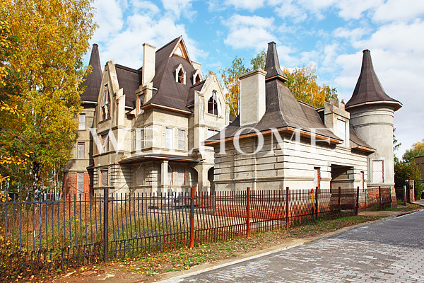 Московская область, Одинцовский район, деревня Раздоры, коттеджный поселок Береста